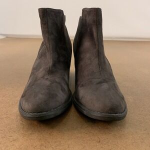 Ollio Women's Shoe Size 9 Gray Faux Suede Side Zip Ankle Chunky Heel Booties New